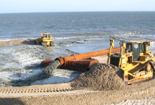 Read more about the article Dredging on Folly Beach: Enhancing Longevity for Homeowners and Beachgoers